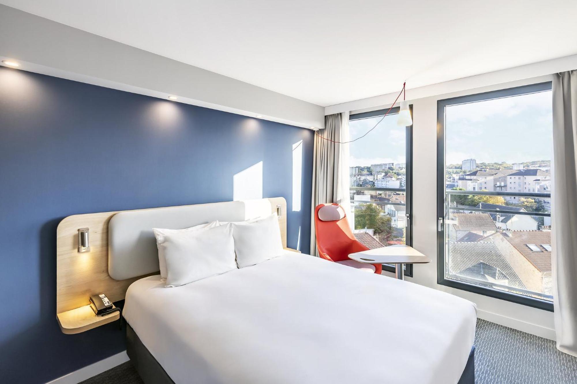 Holiday Inn Express Paris - Poissy By Ihg ภายนอก รูปภาพ