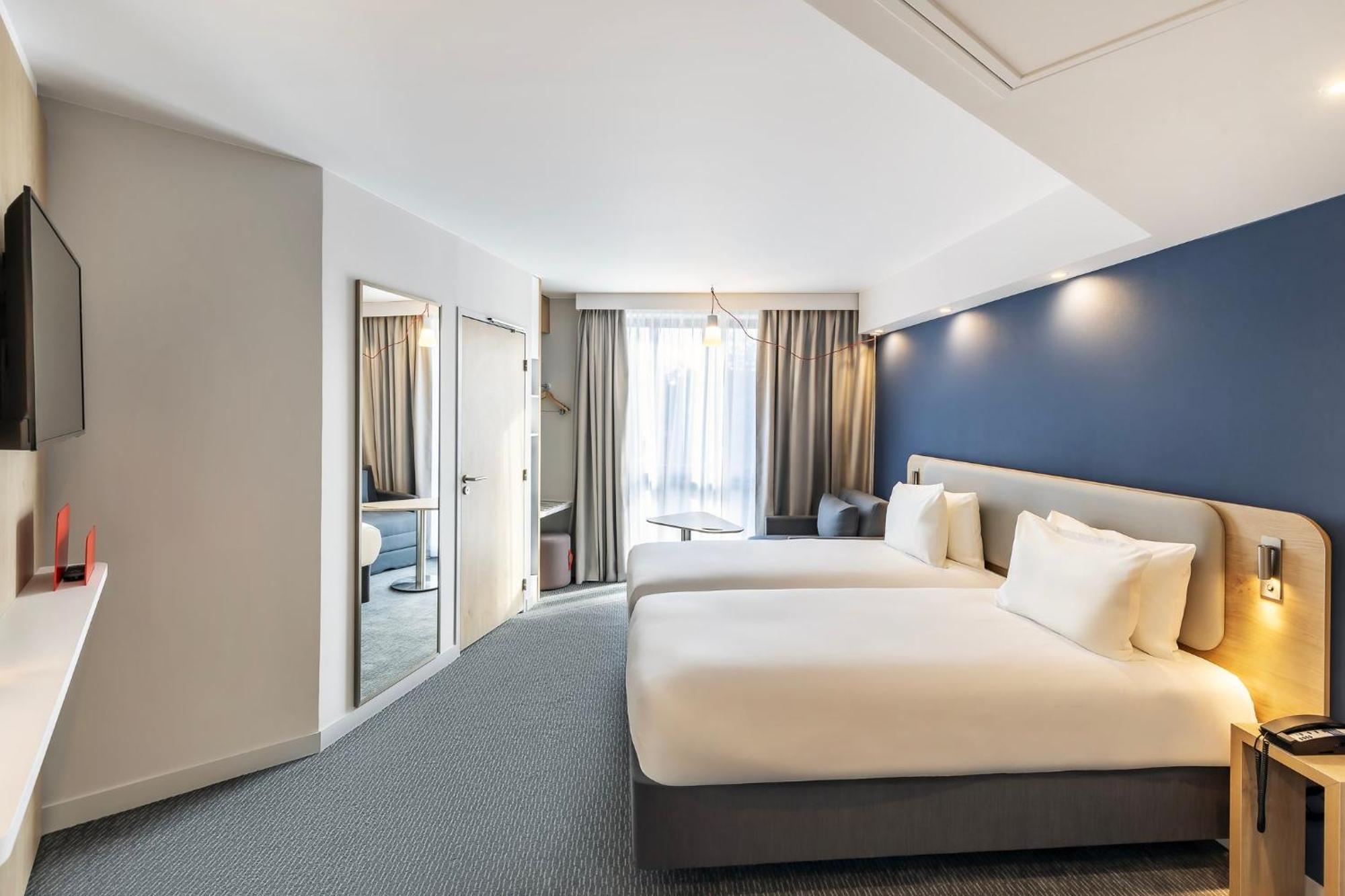 Holiday Inn Express Paris - Poissy By Ihg ภายนอก รูปภาพ