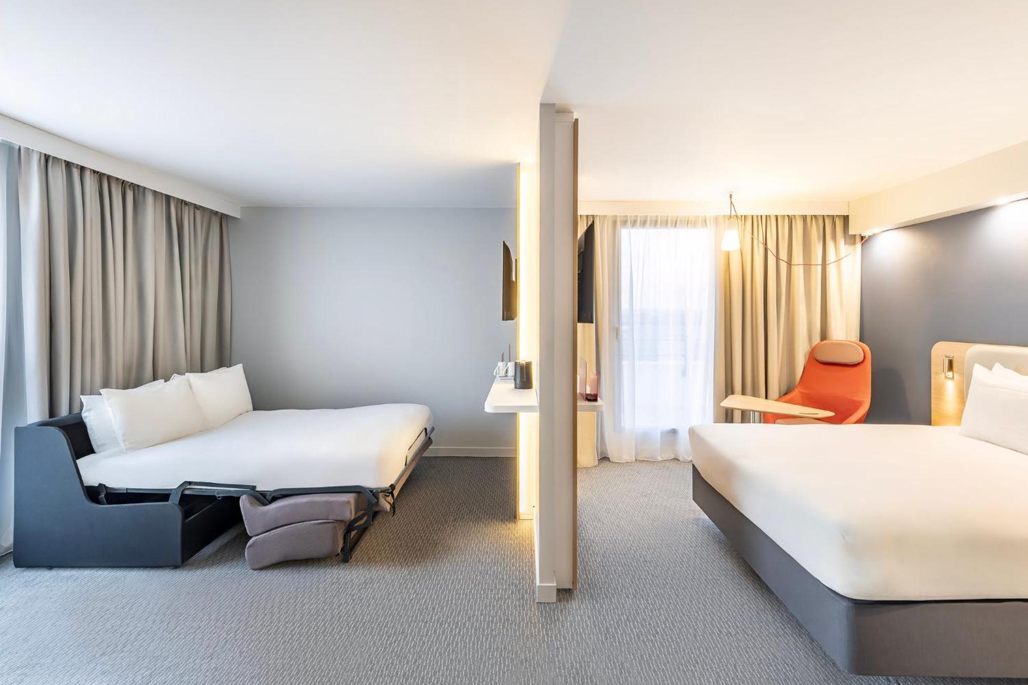 Holiday Inn Express Paris - Poissy By Ihg ภายนอก รูปภาพ