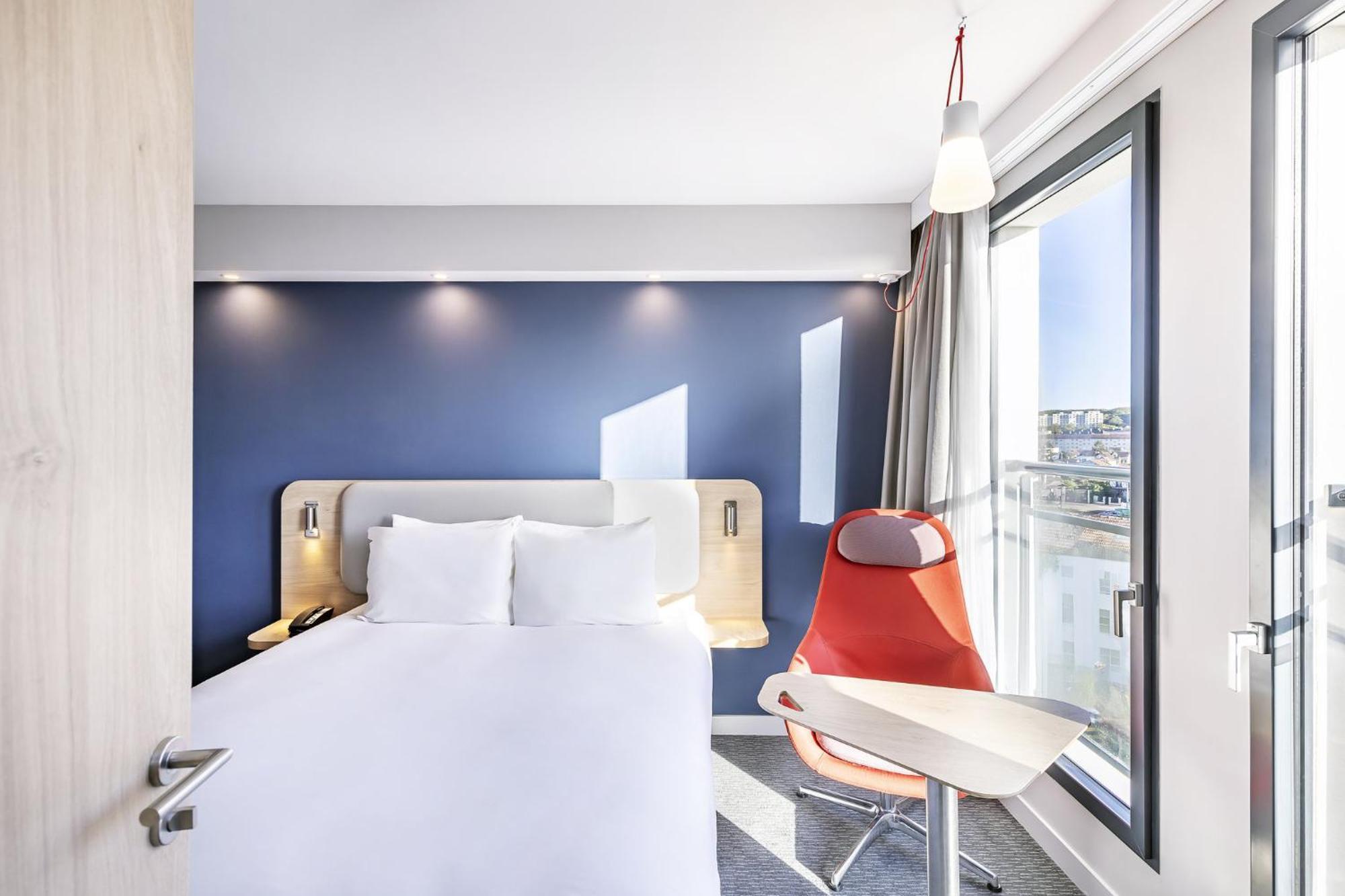 Holiday Inn Express Paris - Poissy By Ihg ภายนอก รูปภาพ