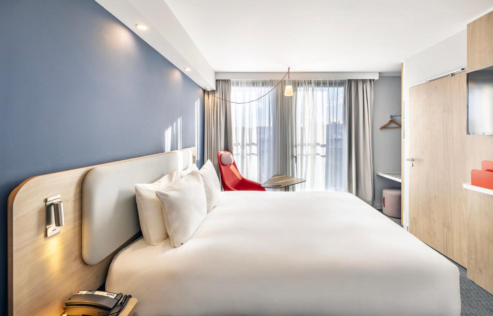 Holiday Inn Express Paris - Poissy By Ihg ภายนอก รูปภาพ