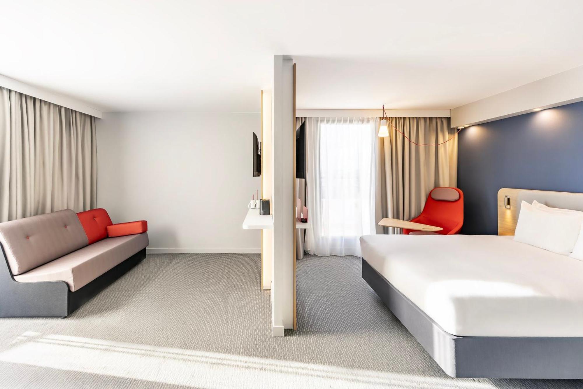 Holiday Inn Express Paris - Poissy By Ihg ภายนอก รูปภาพ